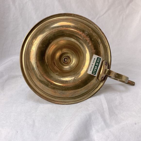 CLASSIC Old Fashioned Antique Brass Candle Holder! - Picture 4 of 4